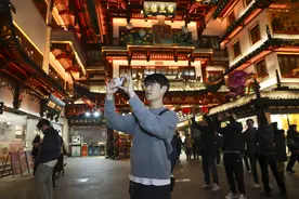免签效应持续显现 上海成韩国游客“中国游”热门地图片