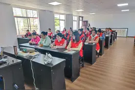 荆州区开展育婴师培训 托起她们的“就业梦”图片