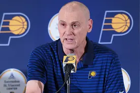 Woj：步行者与主帅卡莱尔达成续约意向图片