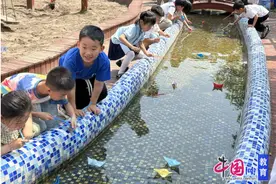 童趣龙舟赛，欢乐水世界 宜宾江安橙乡幼儿园开展趣味赛龙舟活动图片