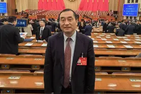 年龄大、缺口大，“黑护工”问题频发？委员给出建议图片