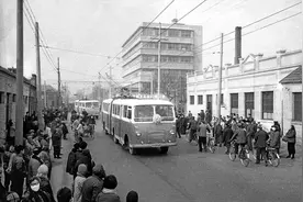 融媒·见证｜从开通首条电车公交路线，到泉城驶入“地铁时代”——上车！送你沿途好风光图片