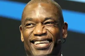 NBA名宿穆托姆博因脑癌去世，终年58岁，曾是姚明队友图片