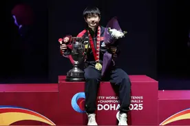 孙颖莎击败王曼昱 世乒赛女单卫冕图片