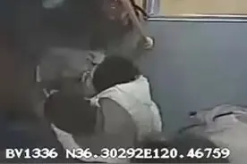 青岛：跪地3分钟救人的白衣女乘客，找到了！图片