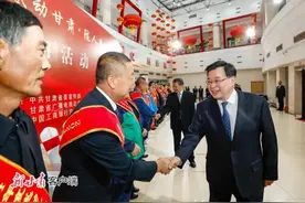 2024年度“感动甘肃·陇人骄子”揭晓 胡昌升任振鹤庄国泰会见陇人骄子图片