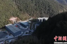 华东地区最长在建山岭铁路隧道贯通 浙西南共富提速图片
