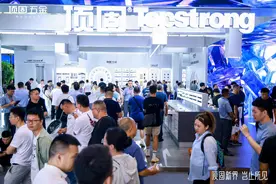 顶固五金闪耀建博会，以全屋定制五金系统解决方案展现全能王风采图片