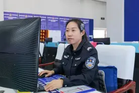 你好，警察节｜走近110接警员——雄关脚下永不下线的公安“哨兵”图片