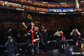 AG世冠捧冠军奖杯，一诺成射手位首个FMVP图片