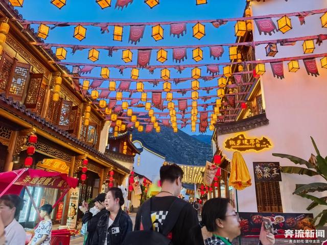 “如意甘肃·山水共鸣”①丨一街藏古今，武都万象街魅力绽放