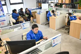 办好民生实事 书写温暖答卷⑫|用心用情解决“急难愁盼”，为残疾人托起“稳稳的幸福”图片