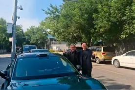 黄仁勋访华透露将恢复向中国市场销售H20，美媒感叹：黄仁勋的巨大胜利图片