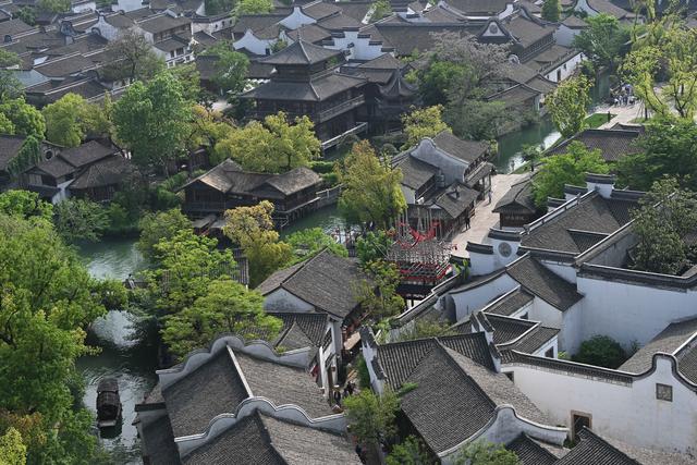 “工位主理人”的诗和远方：“时尚古镇”嘉兴濮院