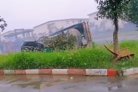 雨季行车易“踩坑”，这些注意事项请记牢图片