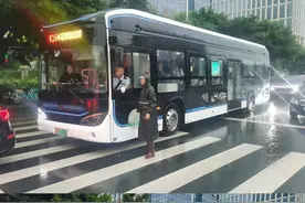 暴雨过后，成都交通运输系统全面恢复正常运行图片