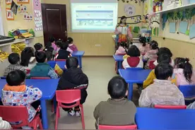 重庆渝北区：脸谱DIY 让茨竹镇儿童感受非遗文化图片