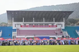 江苏省2025届高校毕业生秋季招聘月暨教育类、综合类专场招聘会在江苏师范大学举行图片