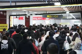 合肥地铁客流突破256万 此刻跨年最新现场图片