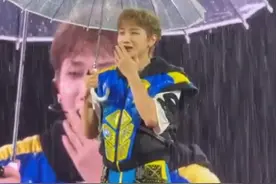 “就让这大雨落下”具象化！汪苏泷合肥演唱会淋雨唱跳三小时，工作室发文回应图片