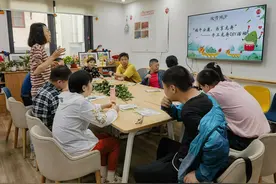 端午活动多，龙舟挂件手工DIY乐趣多图片