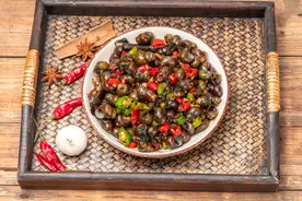 大闸蟹、田螺鲜美来袭，鸡蛋、秋菜等秋分美食共庆佳节图片