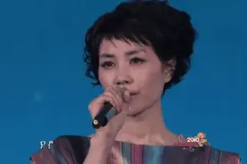 时隔七年！王菲再登春晚献唱新曲！回顾她的四次春晚舞台！你印象最深是哪首？图片
