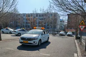 自动挡学车热度上升背后，考试相对简单拿本速度快图片