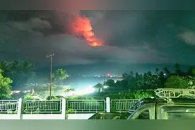 印尼一火山喷发已致10人死亡图片