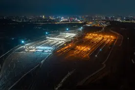 视频来了！“陆地航母”震撼集结图片