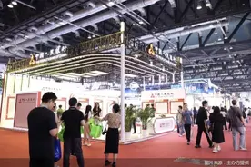 亲探｜刷掌支付、AI大模型……最前沿的金融科技亮相金融展图片