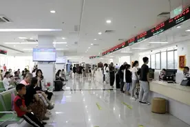 你收到身份证换证提醒短信了吗？如何错峰换证，这份“攻略”请收好图片