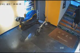 在健身房楼梯洒机油致3人摔伤的男子已行拘！健身房老板：此前有矛盾图片