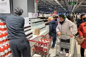 9.9元让白酒刚需“上头” ：新零售商超自有品牌能成为酒圈瑞幸吗图片