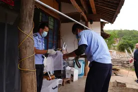 民警上门“拆家”为哪般？图片