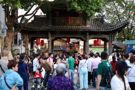 福建长汀：消防员坚守执勤一线保安全图片