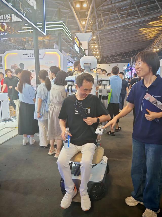 今年的人工智能大会，终于不再“表演”了