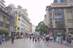 欢欢喜喜过中秋，熟菜月饼销售旺图片