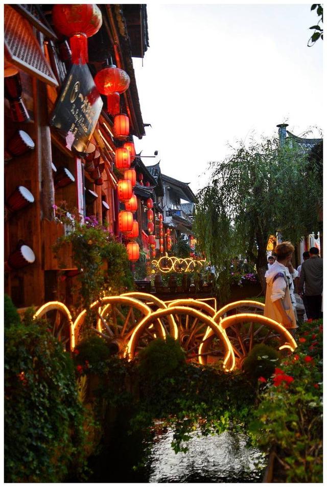 七彩云南之十三：夜走丽江古城 心中五味杂陈