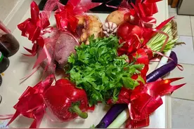 会玩谐音梗！一飞“葱”天、稳操胜“蒜”……这所学校的表彰奖品竟是它们图片