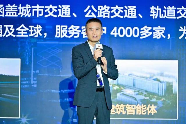 鸿蒙+AI双引擎启动！浙江828企业家活动揭幕，400精英共谋数智经济新蓝图