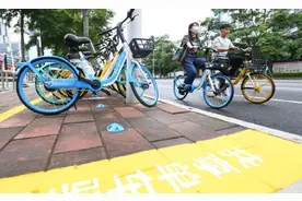 共享单车划线停车区，不能让骑行者“对不上”图片