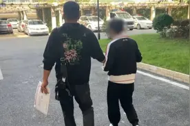 法徽下的重逢：12载寻父路，终续父女情图片