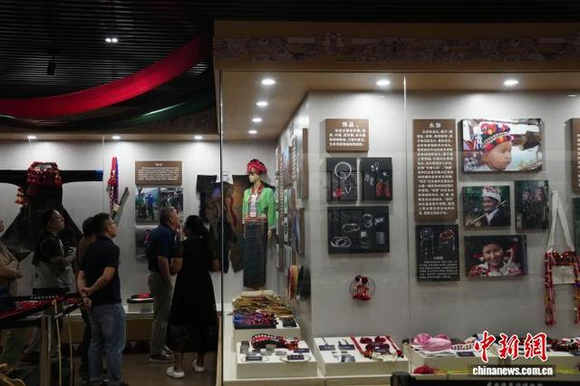 海外华文媒体品读德昂族历史文化