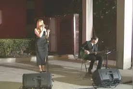 周末街区音乐派对，申城夜色添浪漫图片