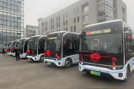 120台新型公交车亮相成都街头，将陆续投入这些片区→图片