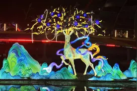 献礼中越建交75周年，豫园灯会主题灯组惊艳亮相越南河内图片