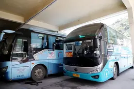 @融水大一新生们 凭录取通知书可购优惠汽车票！图片