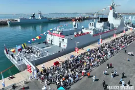 人民海军生日快乐，与您青岛相“舰”！图片
