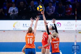 世界女排联赛丨朱婷替补登场 中国队3:1逆转战胜荷兰队图片